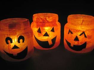 http://www.skiptomylou.org/wp-content/uploads/2008/10/halloween-votives.jpg